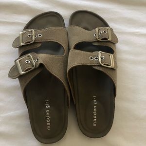 🚨NWOT madden girl sandals